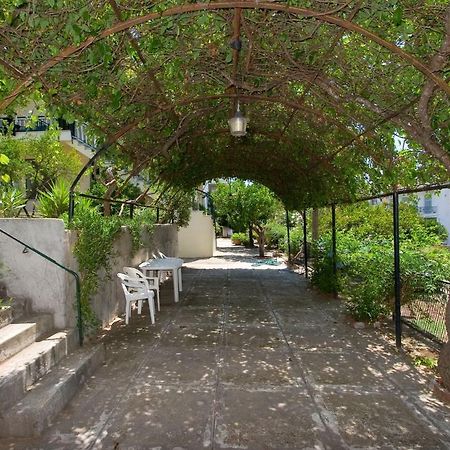 Soile Georgia Apartman Lutrá Edipszú Kültér fotó