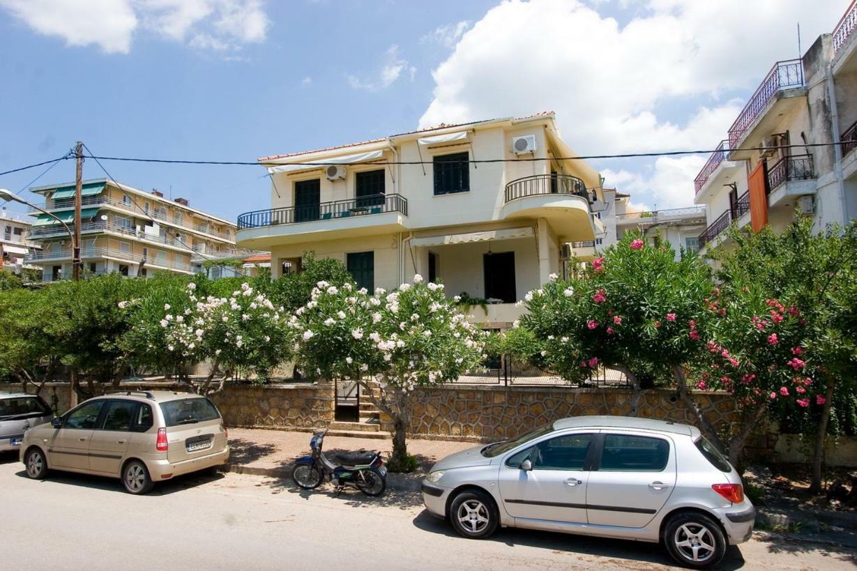 Soile Georgia Apartman Lutrá Edipszú Kültér fotó